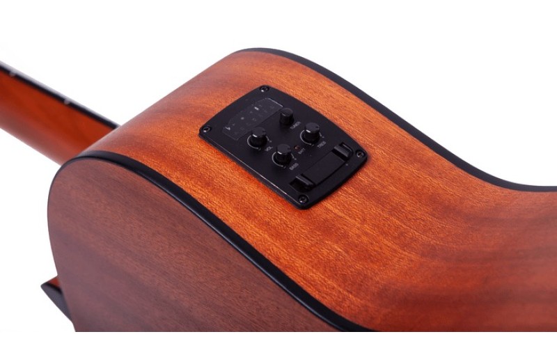 Классическая гитара с подключением и вырезом LA MANCHA Granito 32 CE-N