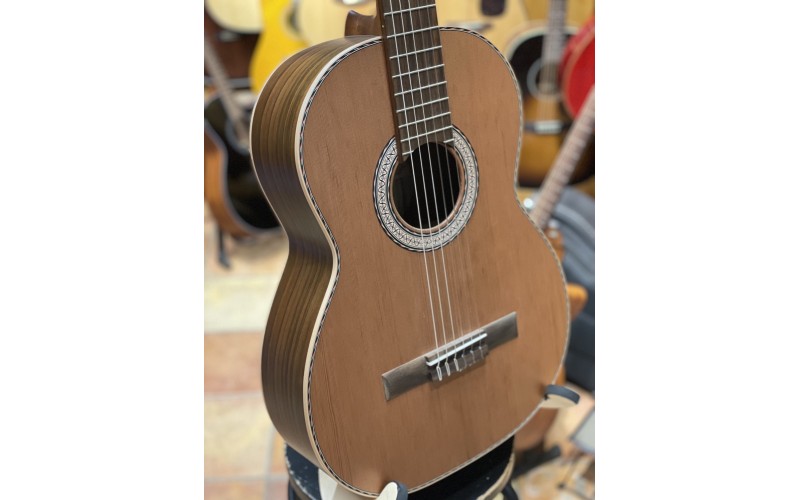 Классическая гитара из массива NewTone Soloist Concert CL СED CT N 