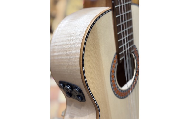 Трансакустическая классическая гитара NewTone Bravo CL S CT N T/A