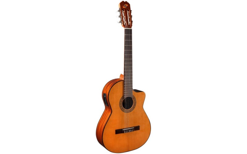 ADMIRA Juanita-EC Cutaway - Классическая гитара с подлючением