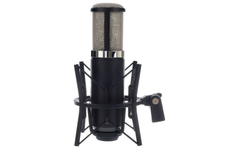 AKG P820 Perception Tube ламповый микрофон