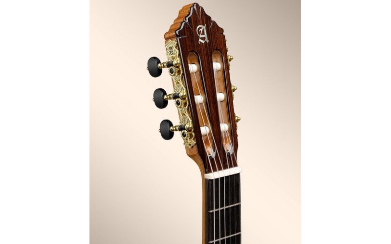Alhambra 10P Classical Concert Premier Классическая гитара, с кейсом