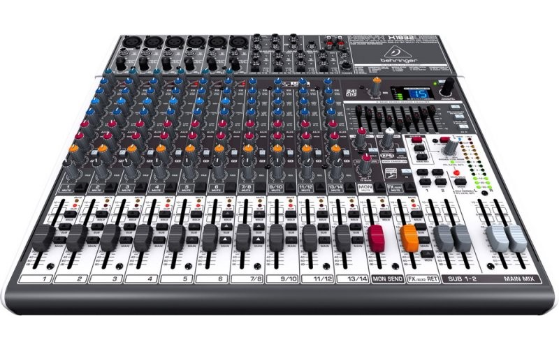 BEHRINGER X1832USB - микшерный пульт