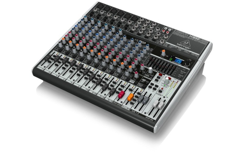BEHRINGER X1832USB - микшерный пульт