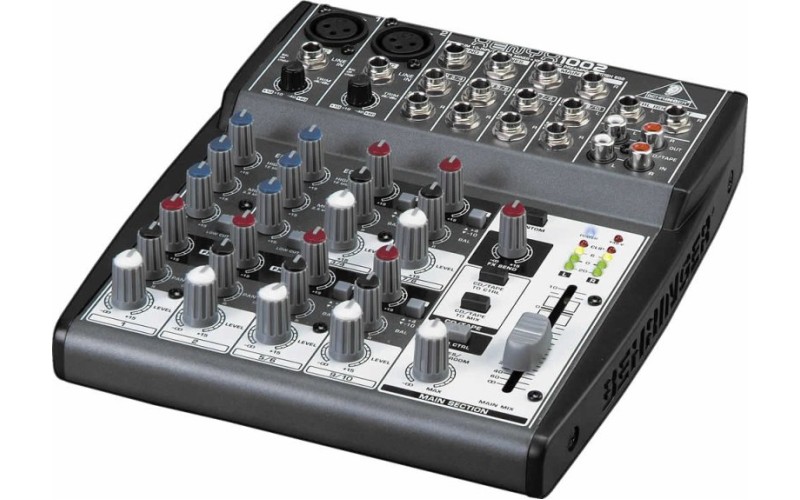 BEHRINGER 1002 - малошумящий микшерный пульт