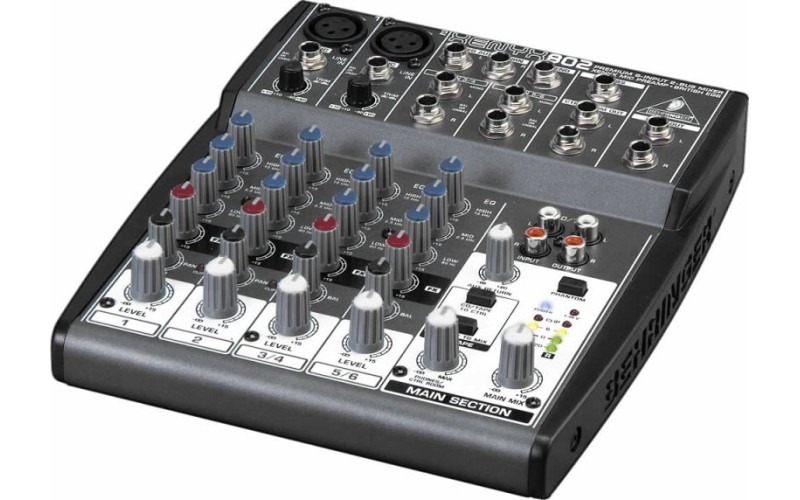 BEHRINGER 802 - малошумящий микшерный пульт