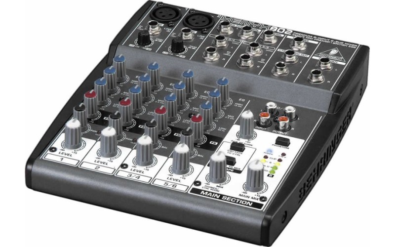 BEHRINGER 802 - малошумящий микшерный пульт