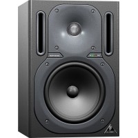 BEHRINGER B2030A - активный 2-х полосный студийный монитор