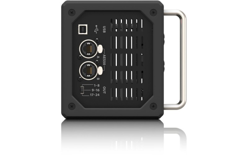 BEHRINGER SD16 - стейджбокс для цифровых микшеров, 16 входов, 8 выходов