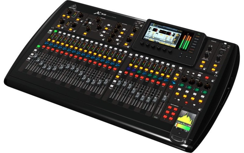 BEHRINGER X32 - цифровой программируемый микшерный пульт