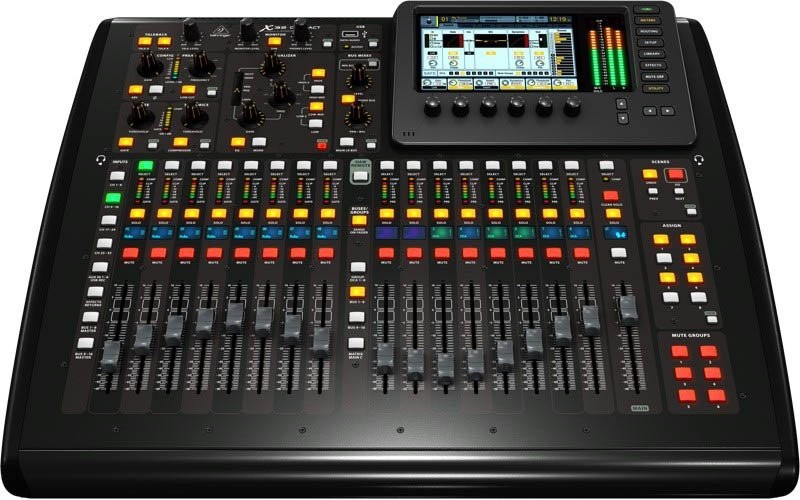 BEHRINGER X32 COMPACT - цифровой программируемый микшерный пульт