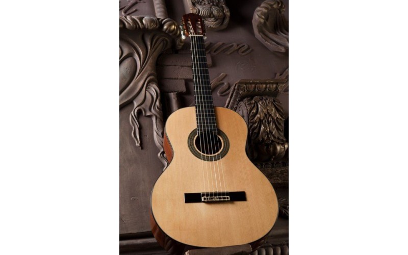 FLIGHT C-250 NA - классическая гитара