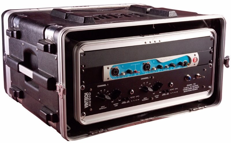 GATOR G-SHOCK-4L - рэковый кейс с антиударной подвеской, 4U, пластик, вес 9,51кг