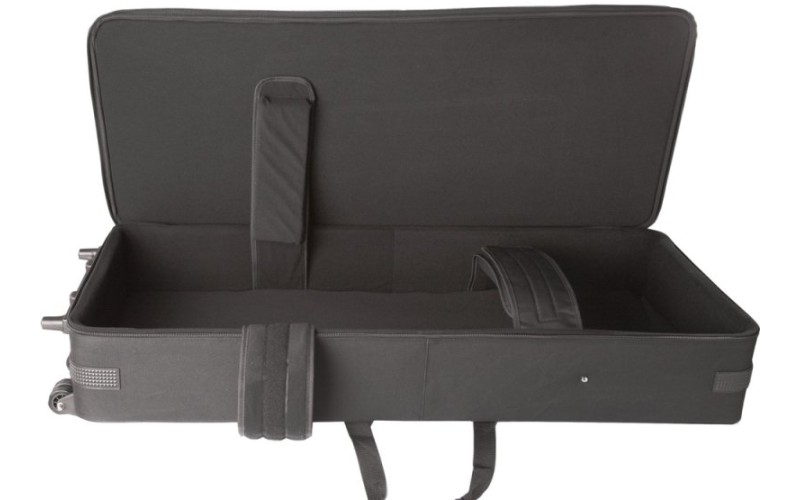 GATOR GK-76 - нейлоновый кейс с жесткой рамкой для клавиш, 76кл., с колесами, вес 11,51кг