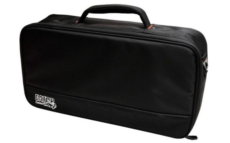 GATOR GPB-LAK-1 - нейлоновая сумка для гитарных педалей, с алюминиевой доской-поставкой 400 x 178 мм
