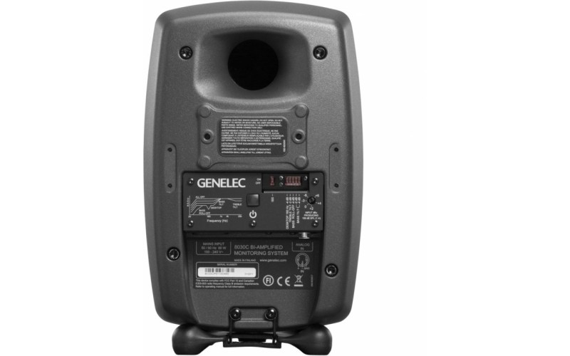 GENELEC 8030CP студийный активный 2-полосный монитор