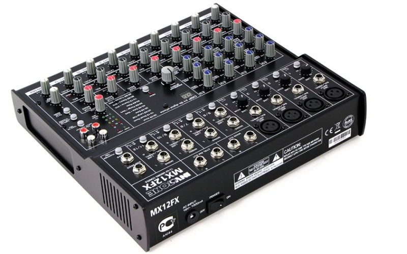 Invotone MX12FX - Микшерный пульт 4 микрофонных входа XLR Jack, 4 стерео входа с балансными джеками
