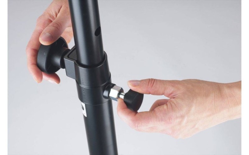 K&M 26750-000-55 стойка для акустической системы с круглым основанием, диаметр 35мм, высота от 950 д