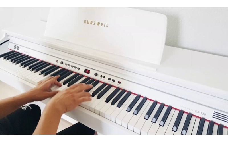 KURZWEIL KA130 WH -Цифровое пианино, белое, с банкеткой