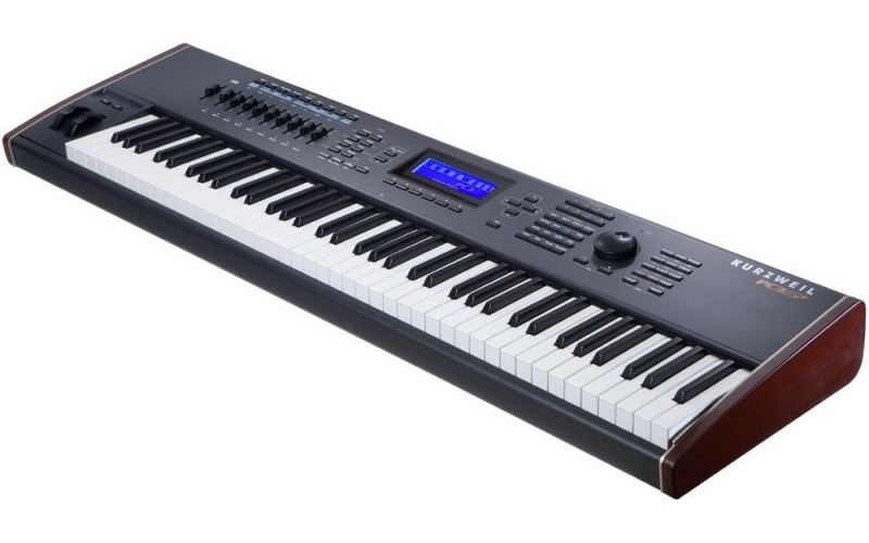 KURZWEIL PC3A7 - синтезатор, 76кл