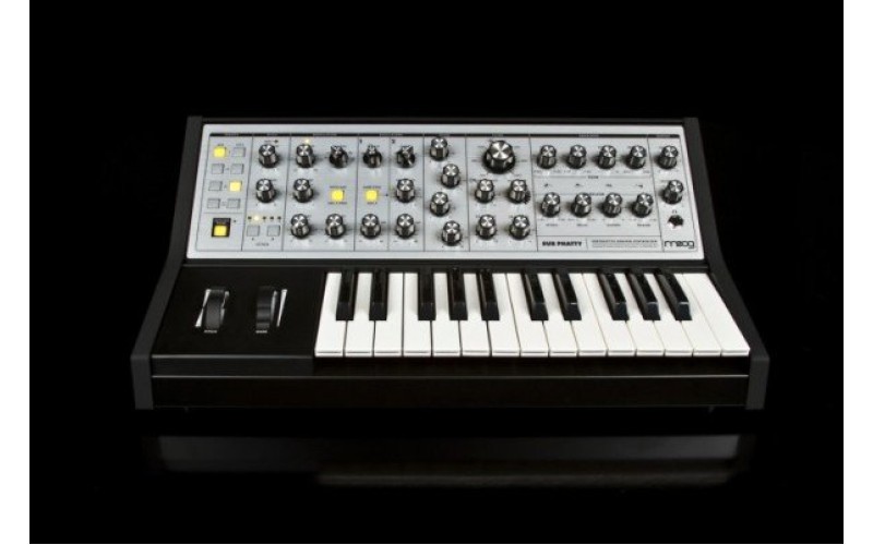 Moog Sub Phatty аналоговый синтезатор, 25кл