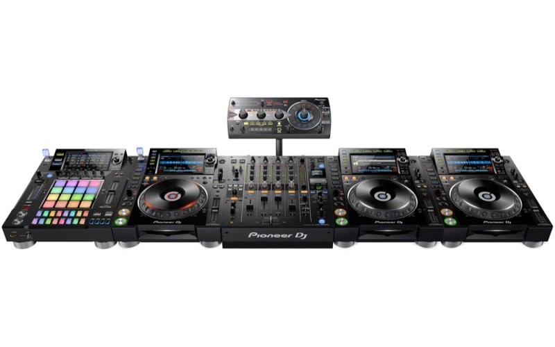 Pioneer DJS-1000 автономный DJ семплер, 7-ми дюймовый экран, 16 пэдов, 16 клавиш