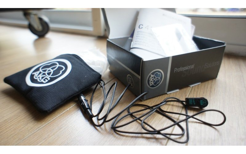 AKG C411L микрофон для струнных инструментов