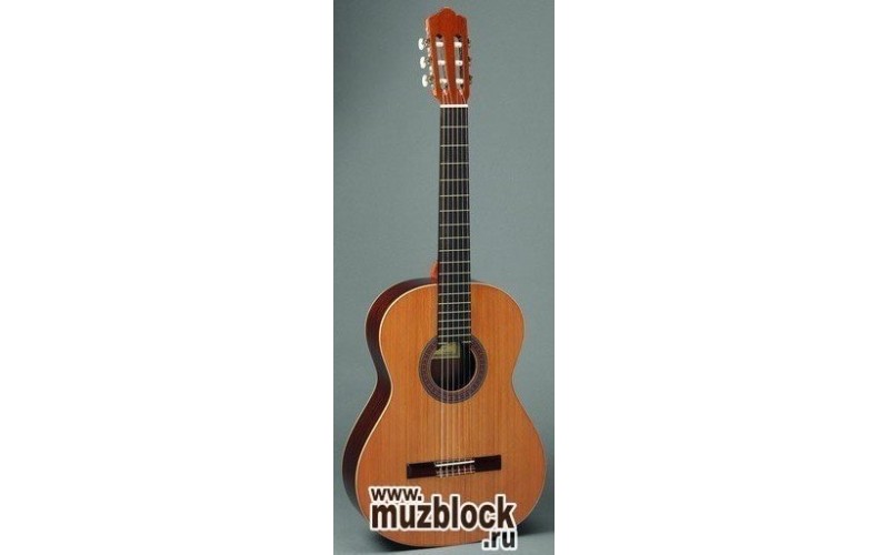 PEREZ 620 Cedar - классическая гитара