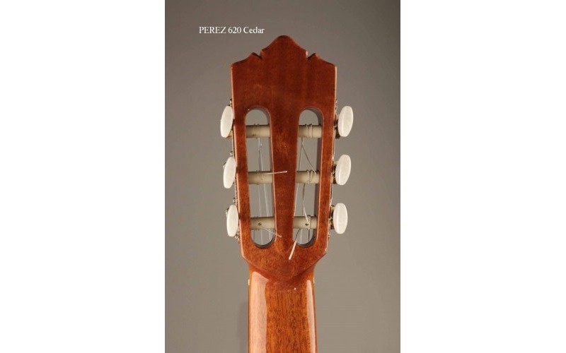 PEREZ 620 Cedar - классическая гитара