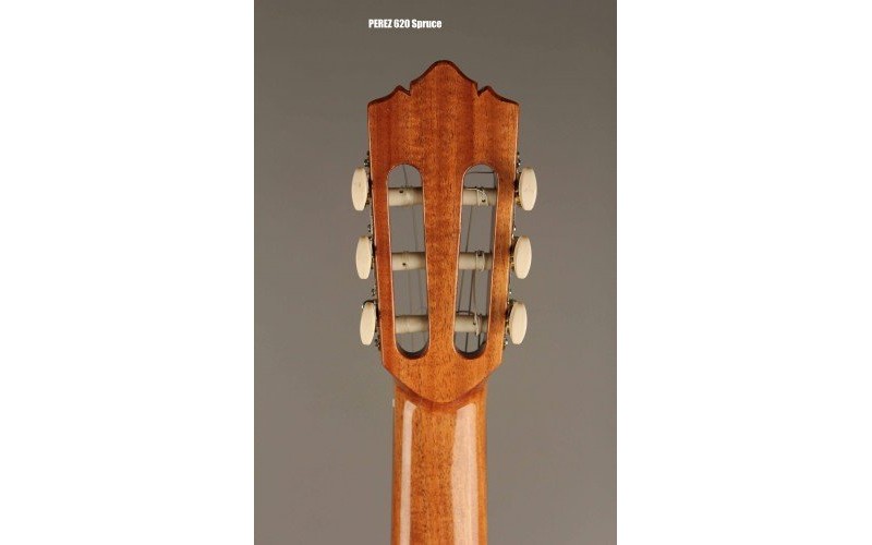 PEREZ 620 Spruce - классическая гитара