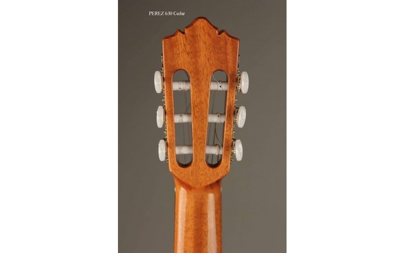 PEREZ 630 Cedar - классическая гитара