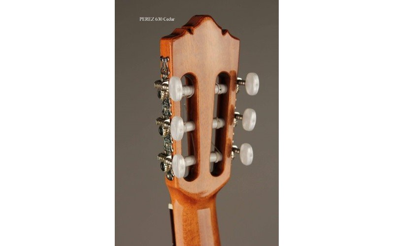 PEREZ 630 Cedar - классическая гитара