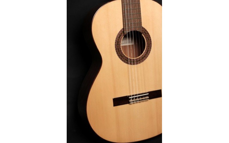 PEREZ 630 Spruce - классическая гитара