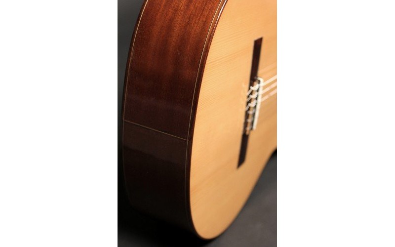 PEREZ 630 Spruce - классическая гитара