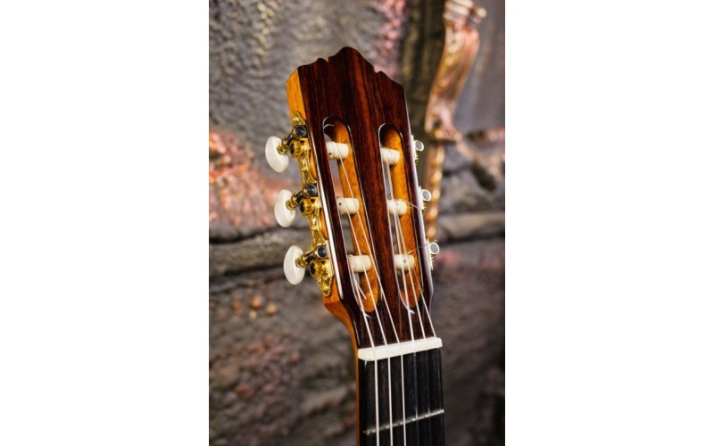 PEREZ 640 Cedar - классическая гитара