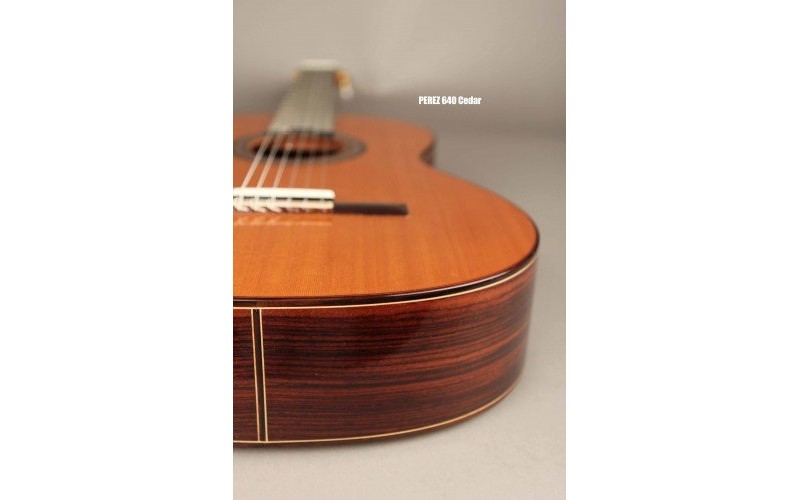 PEREZ 640 Cedar - классическая гитара