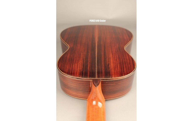 PEREZ 640 Cedar - классическая гитара