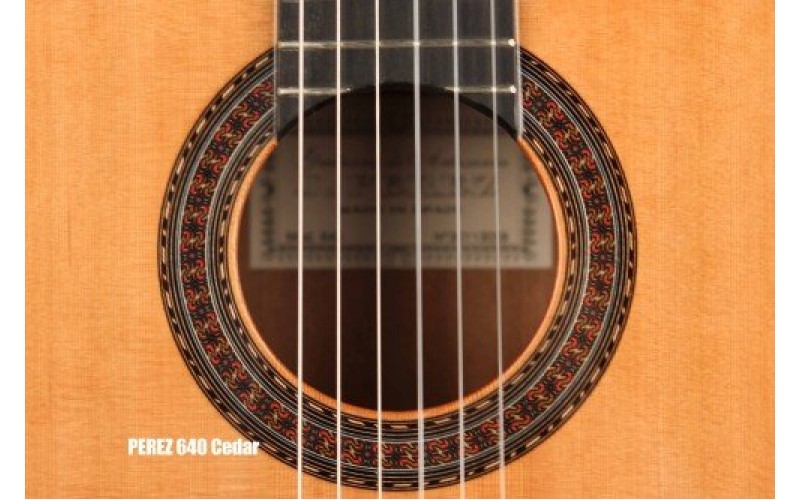 PEREZ 640 Cedar - классическая гитара
