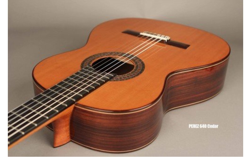 PEREZ 640 Cedar - классическая гитара
