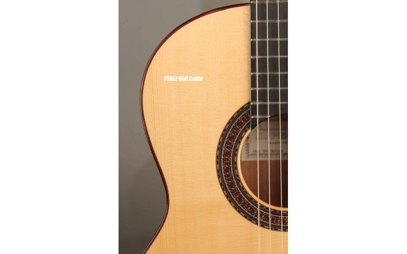 PEREZ 640 Spruce - клаccическая гитара