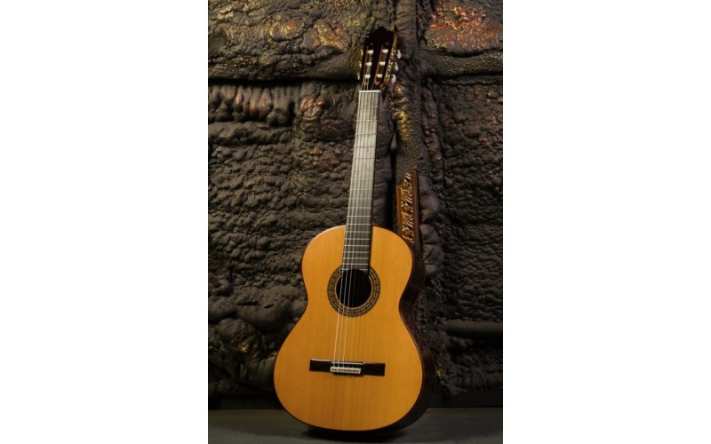 PEREZ 650 Cedar - классическая гитара