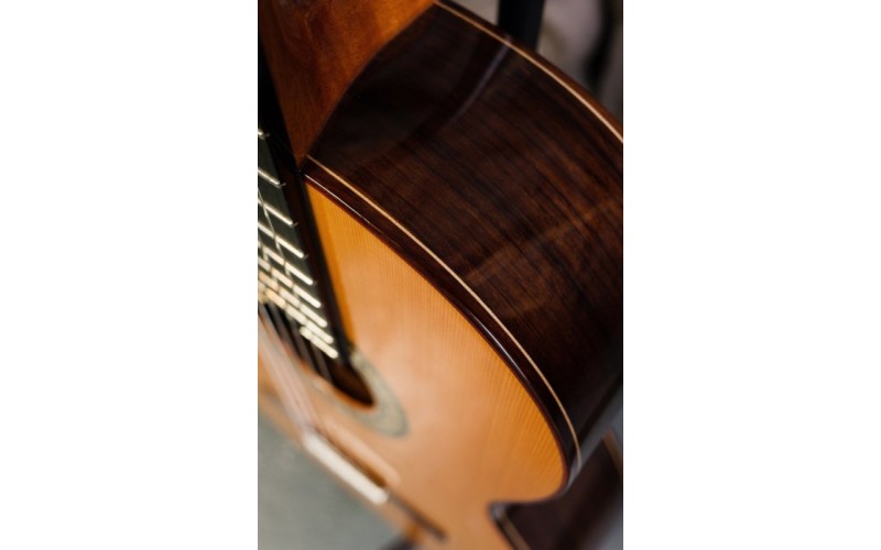 PEREZ 650 Cedar - классическая гитара