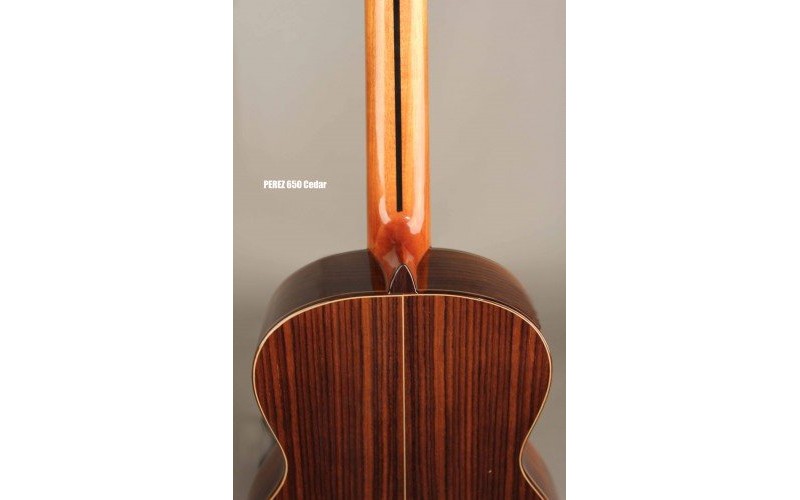 PEREZ 650 Cedar - классическая гитара