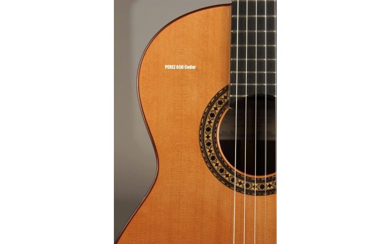 PEREZ 650 Cedar - классическая гитара
