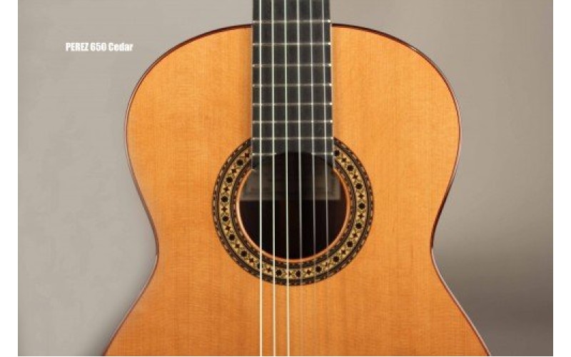 PEREZ 650 Cedar - классическая гитара