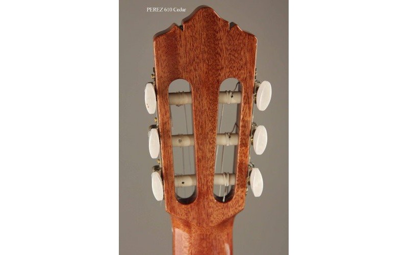 PEREZ 610 Cedar - классическая гитара