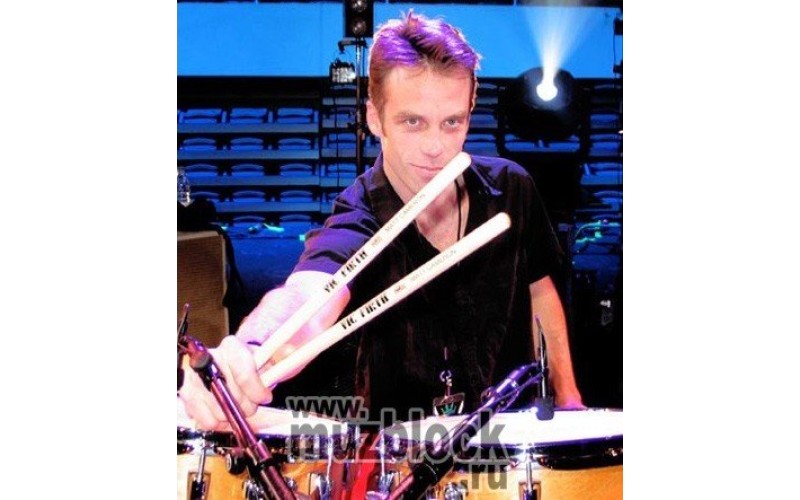 VIC FIRTH SMC - барабанные палочки Matt Cameron - деревянный наконечник цилиндрической формы
