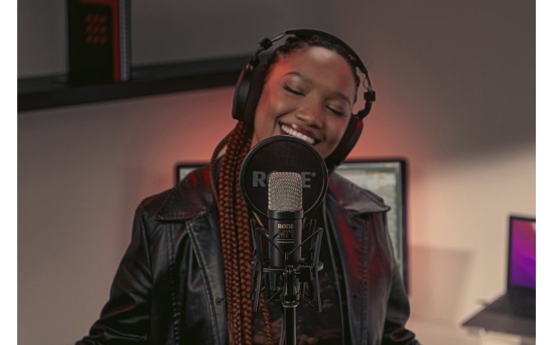 RODE NT1 5th Generation Black студийныцй микрофон и крепление