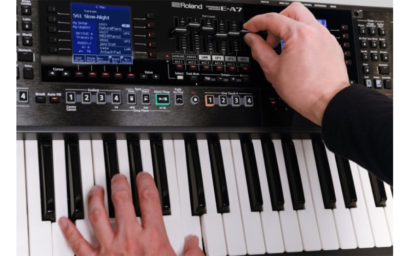 ROLAND E-A7 - синтезатор, аранжировочная рабочая станция