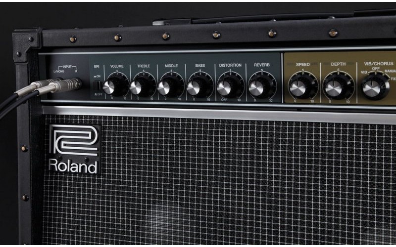 ROLAND JC-40 Jazz Chorus - Гитарный комбоусилитель, стерео